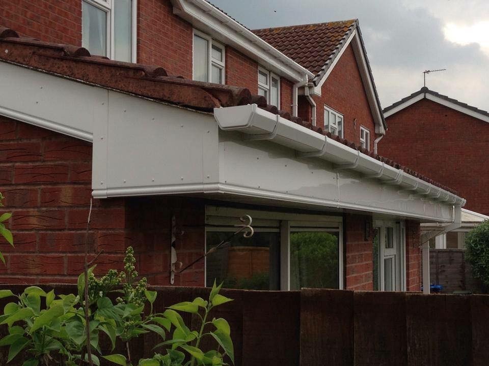 White uPVC fascia soffit and guttering installed by uPVC Houselift