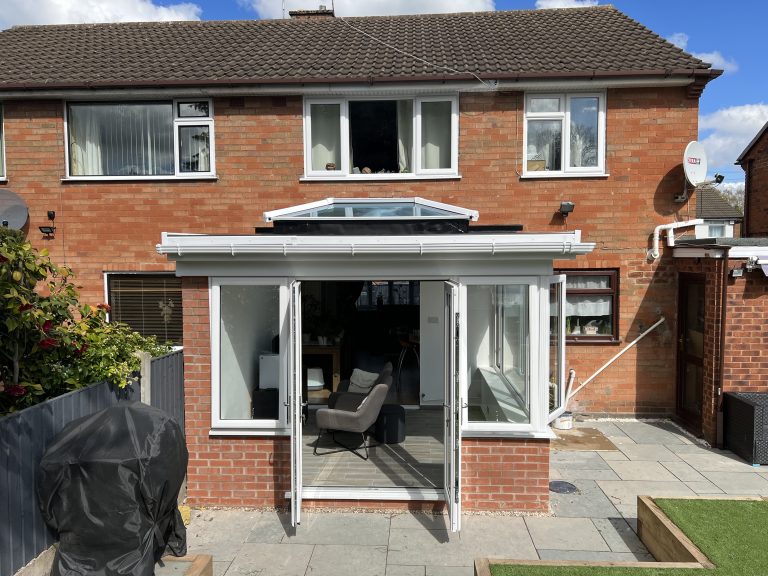 Modern insulated conservatory roof with lantern